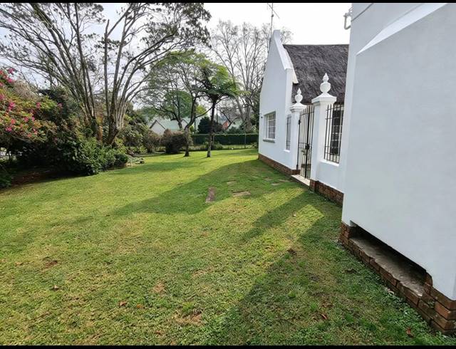 3 BEDROOM HOUSE TO LET IN HILLCREST CENTRAL